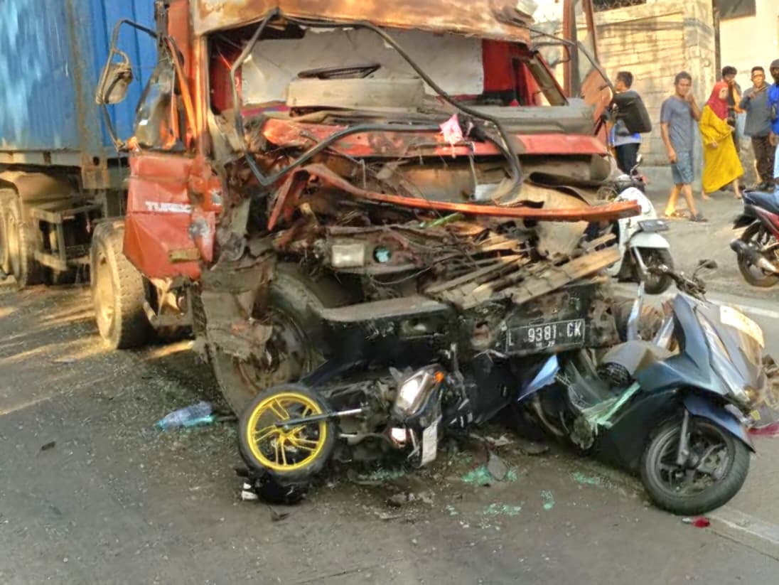 Kecelakaan Beruntun di Jalur Tengkorak Pandaan, 3 Orang Tewas di TKP
