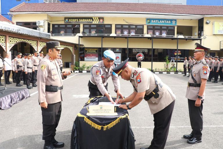Iptu Dodik Eko Susanto Resmi Jabat Kasatsamapta Polres Pelabuhan Tanjung Perak