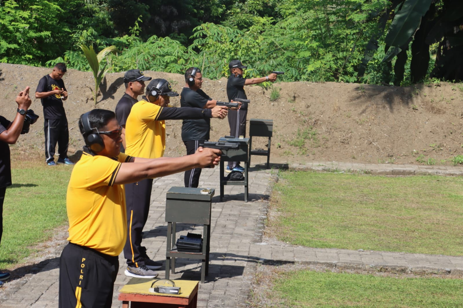 Perkuat Sinergi TNI-Polri, Kapolresta Banyuwangi Olahraga Bareng Marinir di Lampon