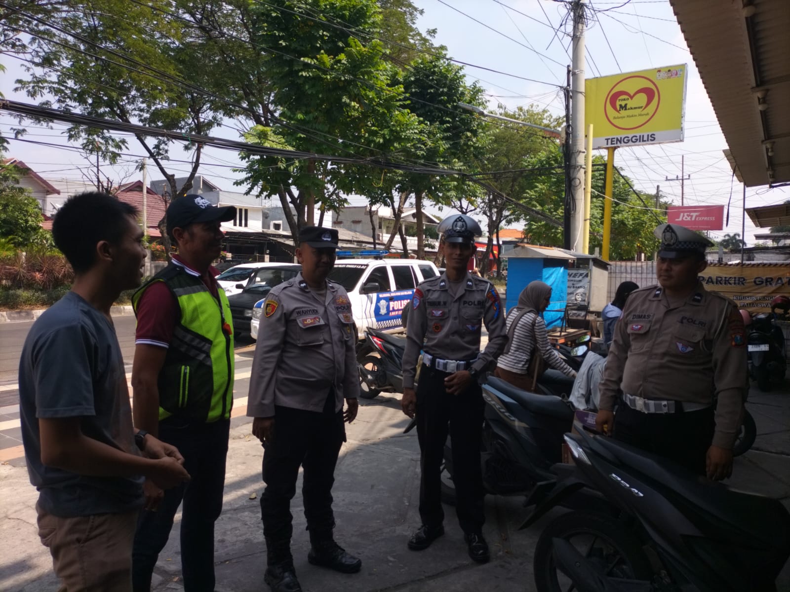 Polsek Tenggilis Mejoyo Tingkatkan Patroli Presisi di Pusat Keramaian, Jamin Keamanan Warga