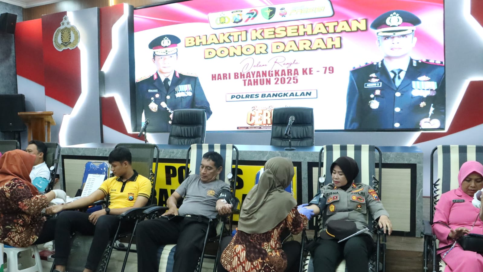 Songsong HUT Ke-79 Bhayangkara, Polres Bangkalan Gelar Bakti Sosial Donor Darah