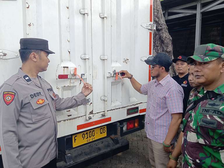 KPU Kabupaten Pasuruan Mulai Distribusikan Logistik Pilkada ke-24 Kecamatan