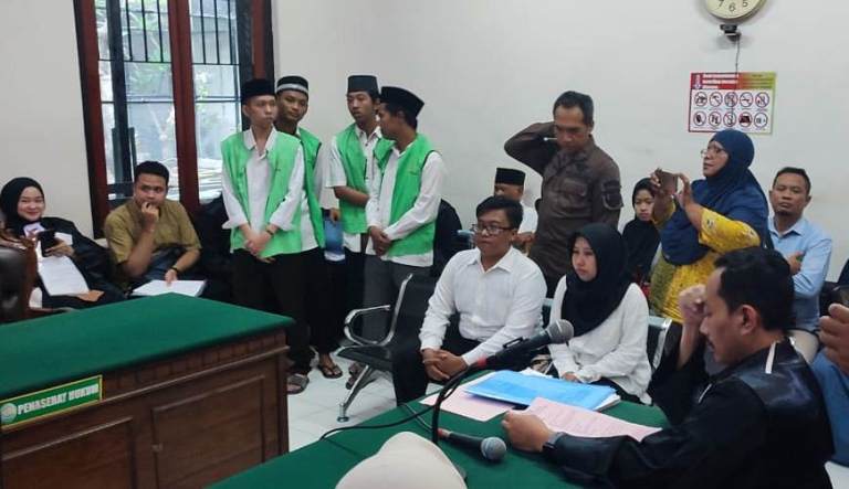 Sempat di-RJ Kejari Surabaya, Orang Tua Penelantaran Anak Diadili di PN Surabaya