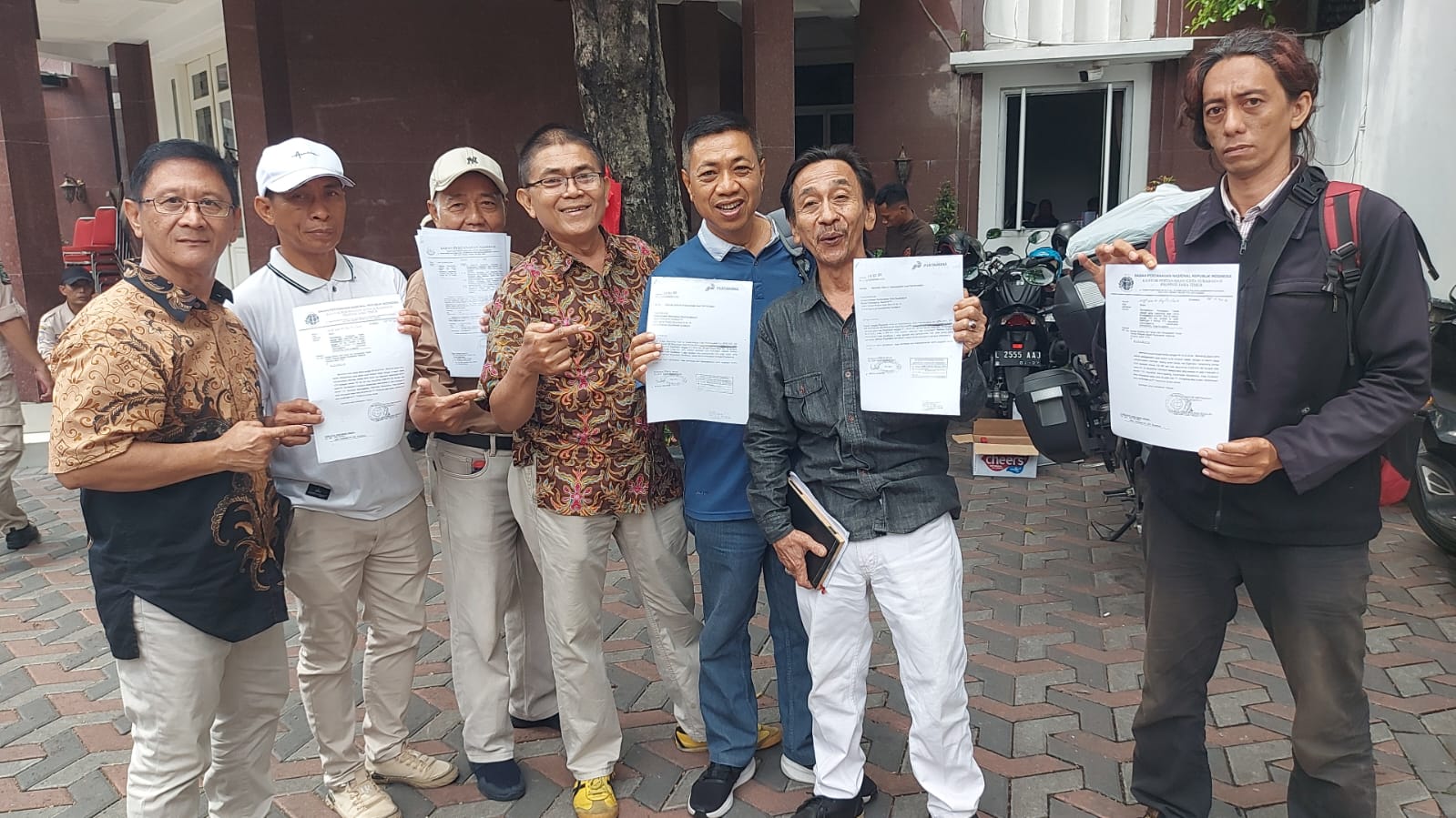 Warga Sawunggaling Mengadu ke Wawali Armuji Terkait Klaim Lahan oleh Pertamina