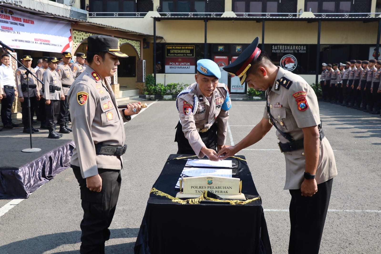 Mutasi Polres Pelabuhan Tanjung Perak, Kapolsek Krembangan, Kasat Narkoba, dan Kabaglog Berganti