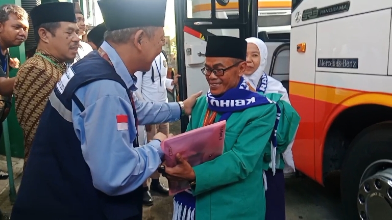 Kloter Pertama CJH Surabaya Siap Diberangkatkan Terbang Besok Pagi