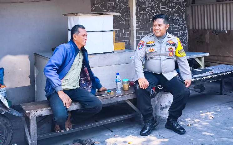 Polsek Sawahan Ajak Warga Putat Jaya Surabaya Jadi Polisi Bagi Diri Sendiri’Demi Kamtibmas Kondusif