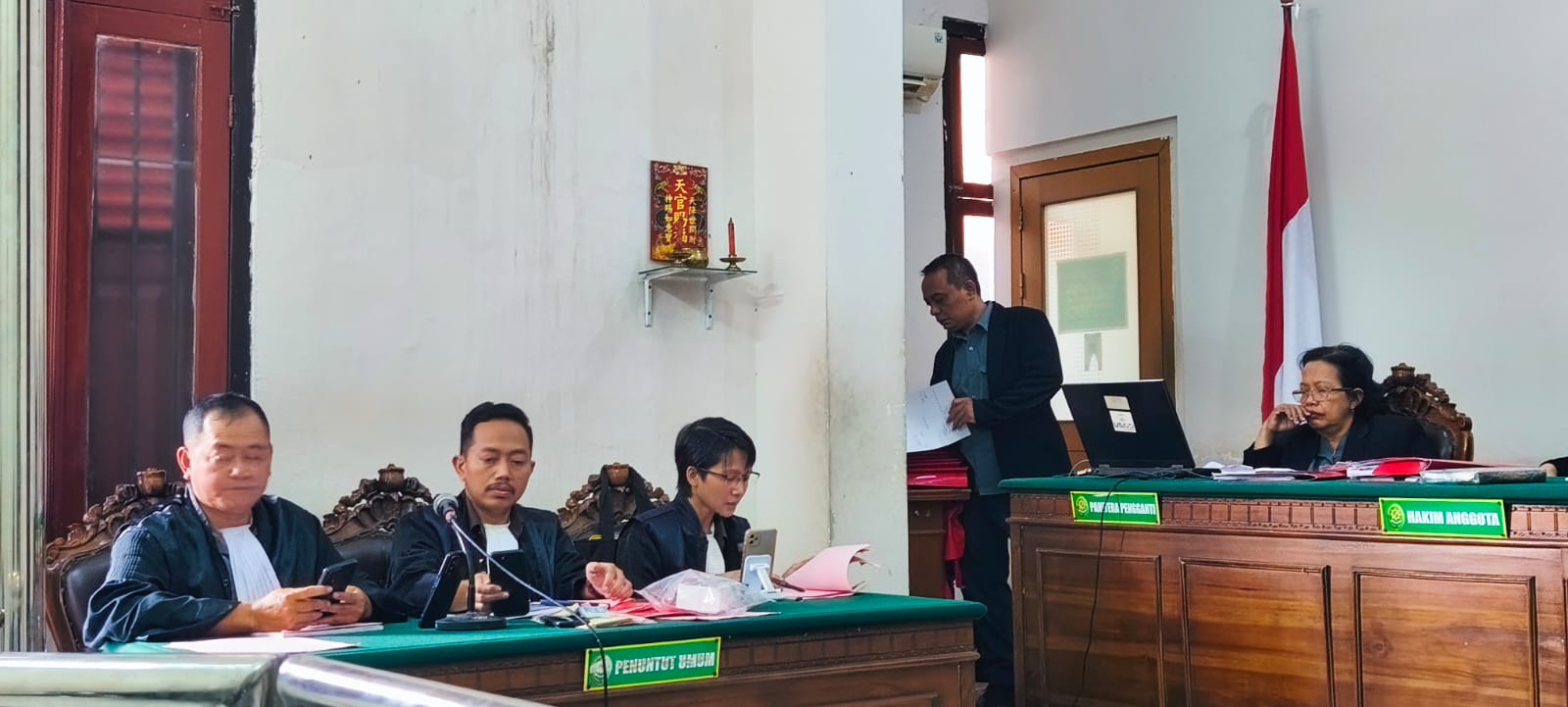 Mabuk Lalu Mencuri, Dua Pria Dituntut 3 Tahun Penjara 