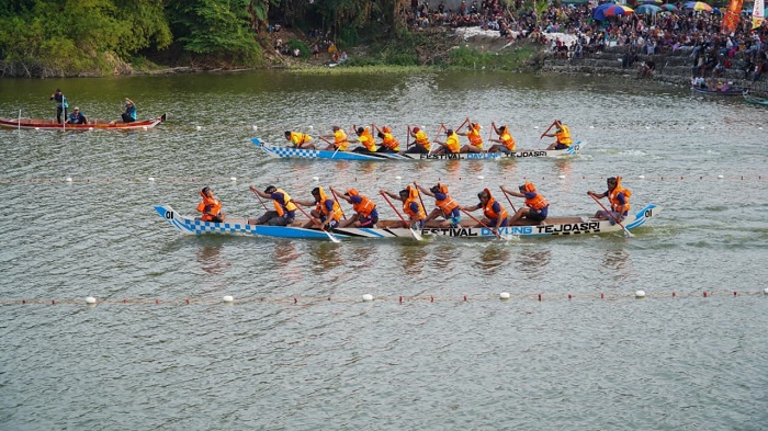 Festival Dayung Tejoasri Pemantik Potensi Pariwisata di Lamongan