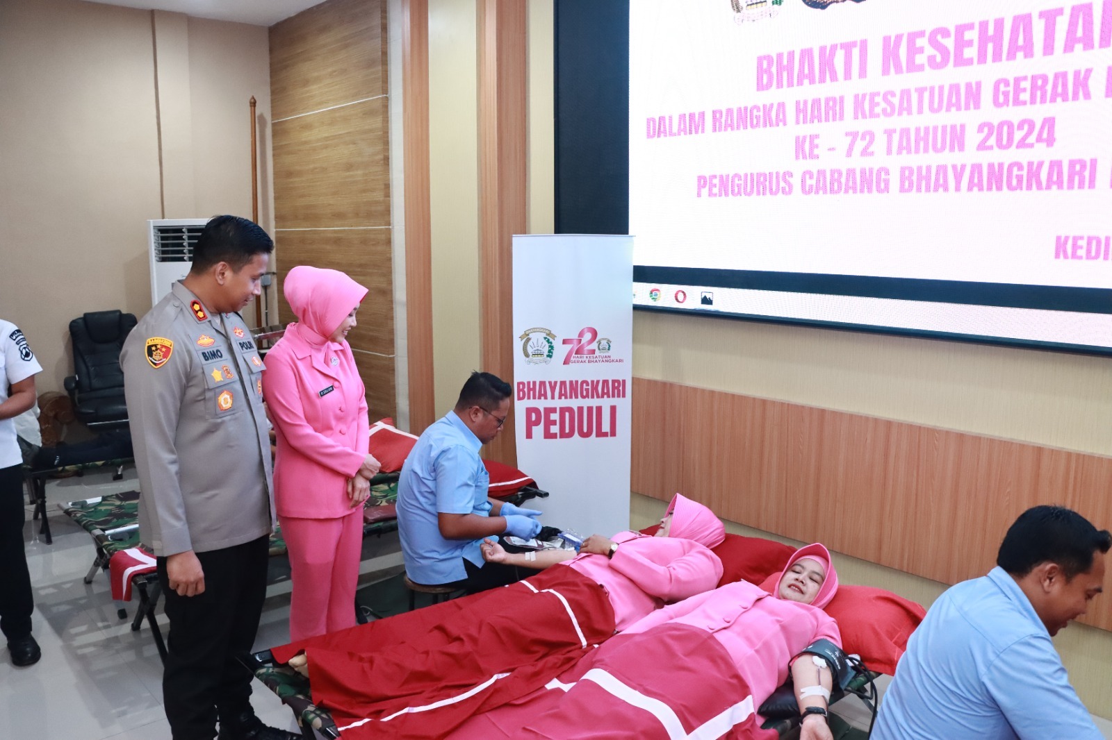 Jelang Hari Bhayangkara Ke-78, Polres Kediri Gelar Baksos Donor Darah