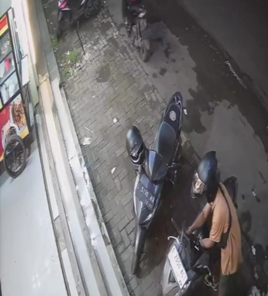 Dua Maling Sikat Beat Customer Toko Vape di Petra