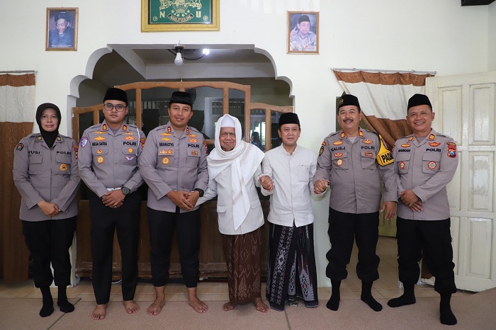 Silaturahmi ke Ponpes Bersejarah, Kapolres Kediri Tekankan Harmoni dan Persatuan