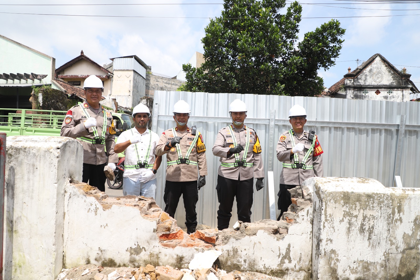Kapolres Kediri Resmikan Pembangunan Pagar Asrama Polisi Pare