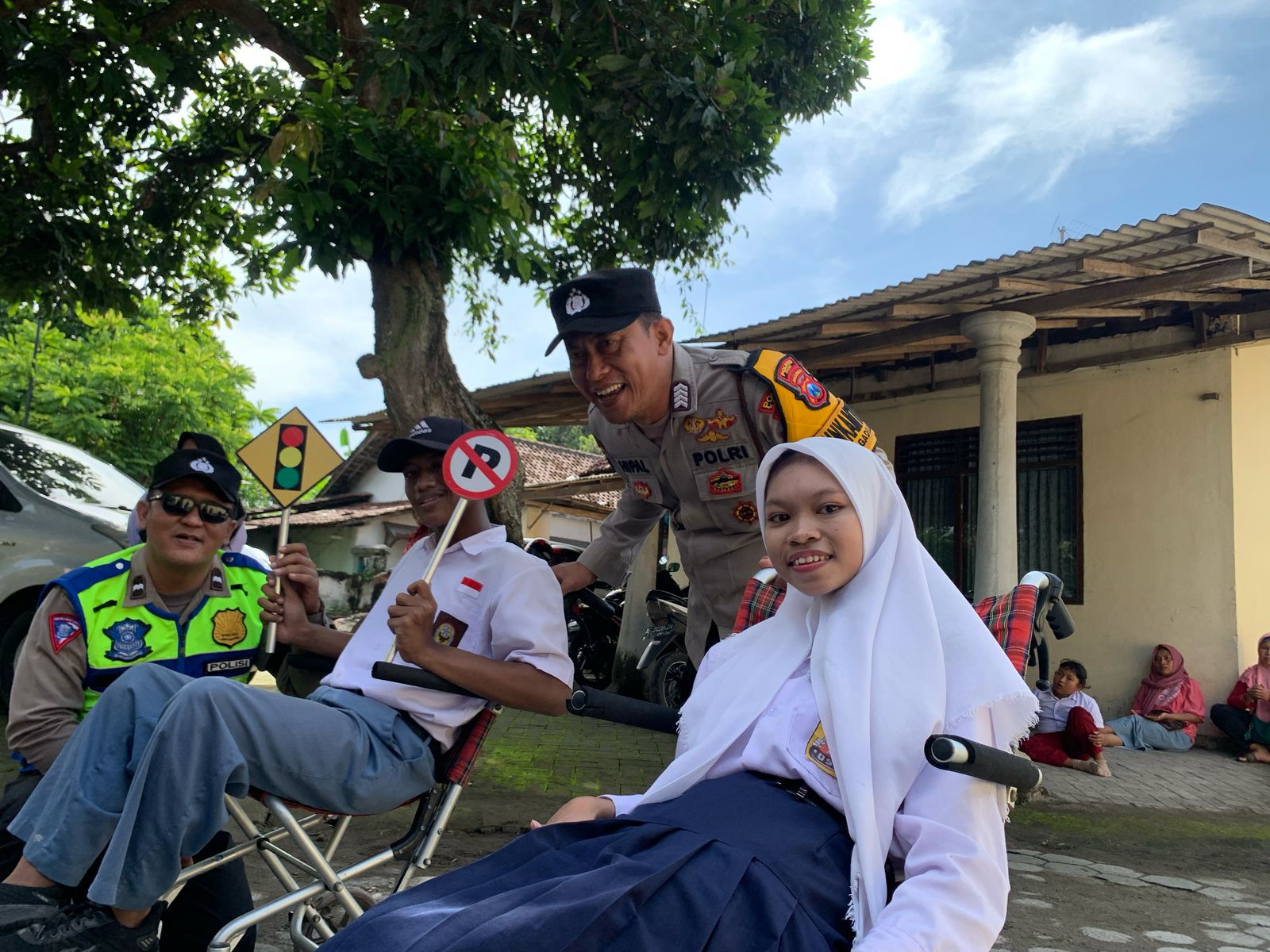 Polsek Ngadiluwih Sambut Kunjungan Siswa SLB Yayasan Nurul Ihsan