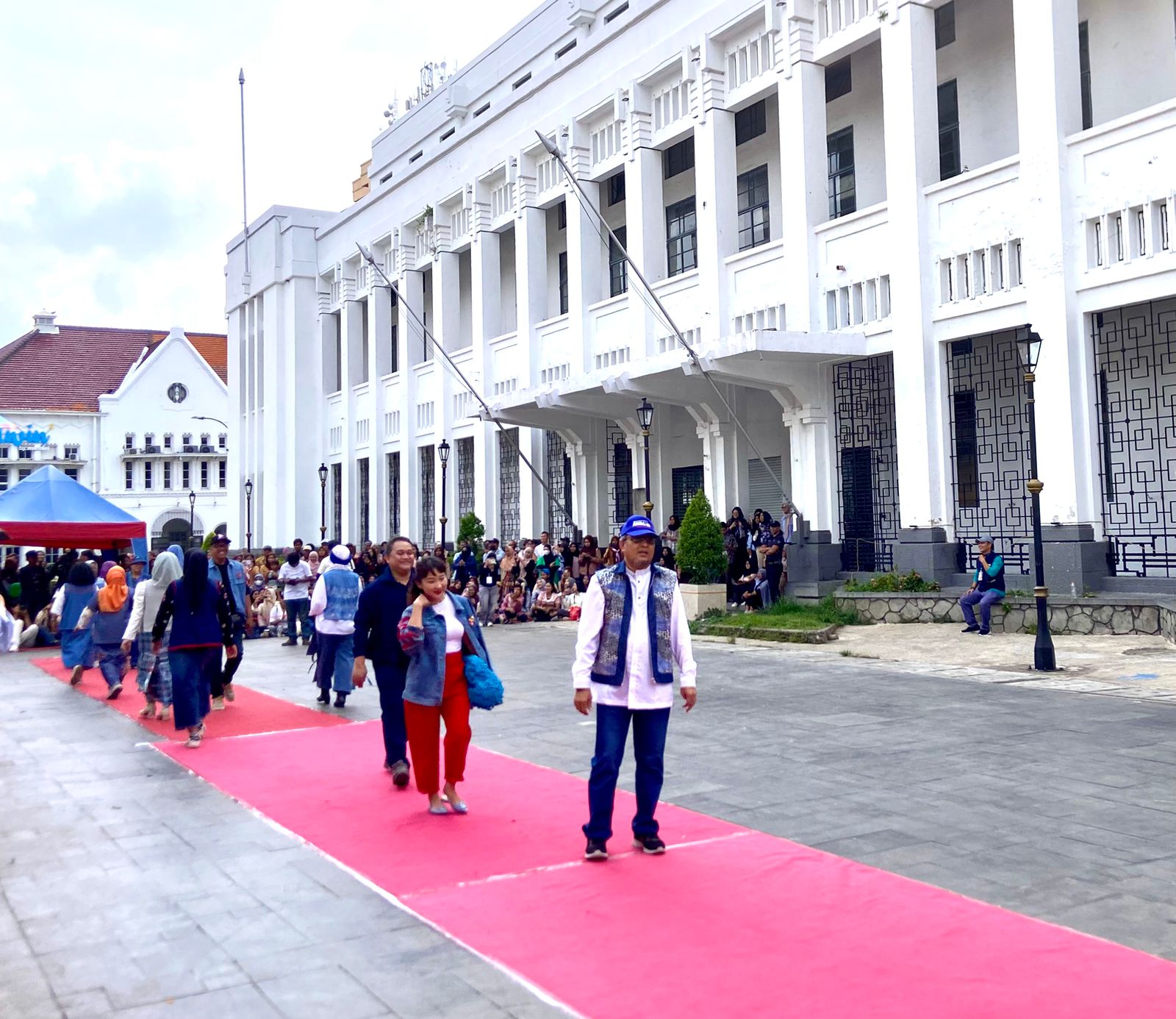 131 Busana Karya Generasi Muda Meriahkan SFF 2025, Kepala SMKN 6 Surabaya: Event Istimewa!