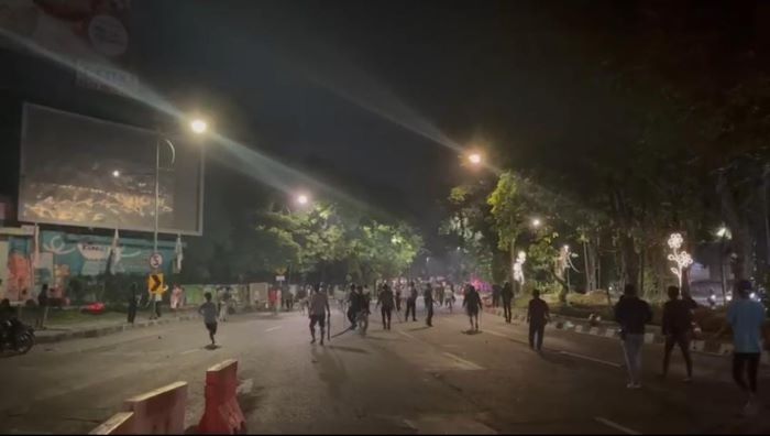 Polisi dan Warga Wonokromo Kompak Jogo Suroboyo, Usir Perusuh dari Wilayahnya