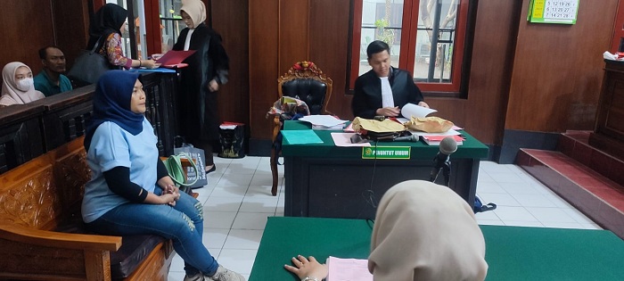 Begal Sopir Taksi Online di Gunung Anyar Diadili, Istri: Biaya Pengobatan Ditanggung Keluarga Terdakwa 