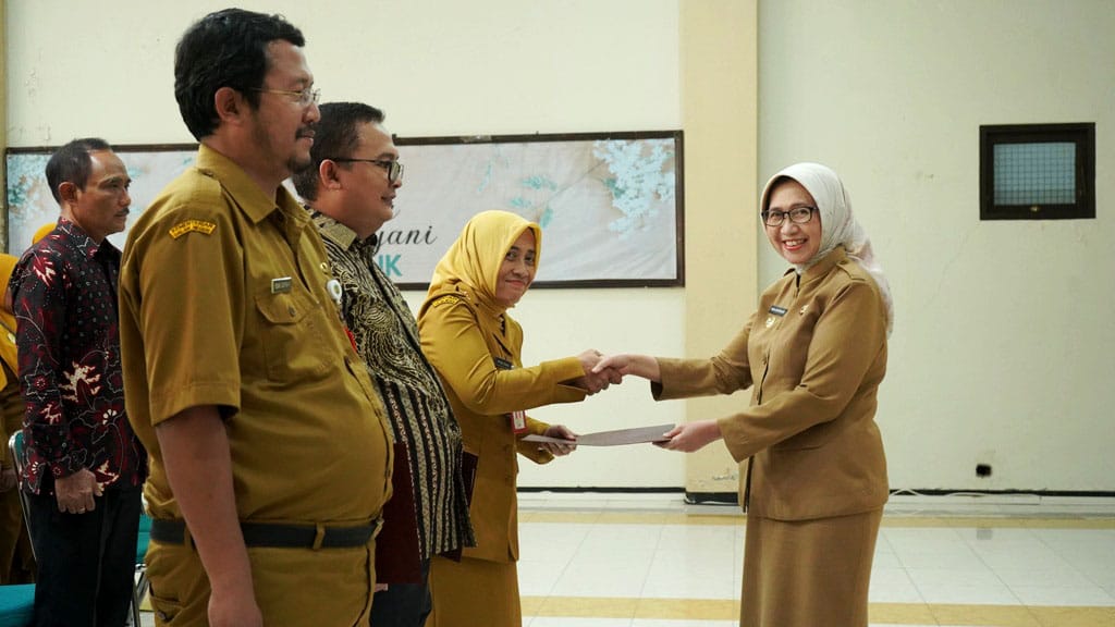 Bunda Indah Kukuhkan Dewan Pengawas Baru RSUD dr. Haryoto Sisa Periode 2022-2027