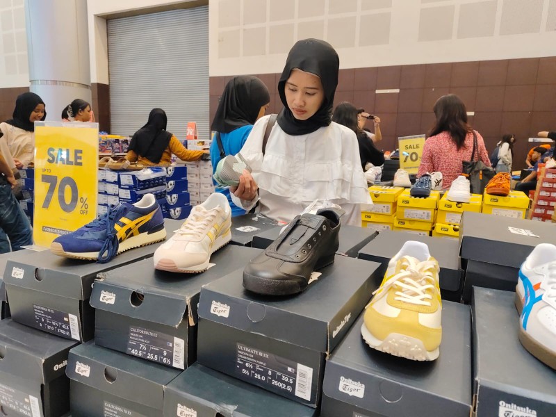 Bazaar Raya Surabaya Hadirkan 75 Tenant, Warga Ngabuburit Sambil Belanja Kebutuhan Lebaran