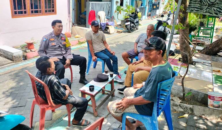 Polsek Tandes Ajak Warga Surabaya Aktifkan Siskamling untuk Cegah Curanmor dan Judi Online