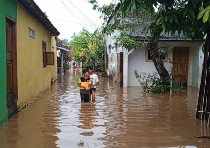 Tak Dapat Bantuan, Kini Warga Keluhkan Gatal-Gatal