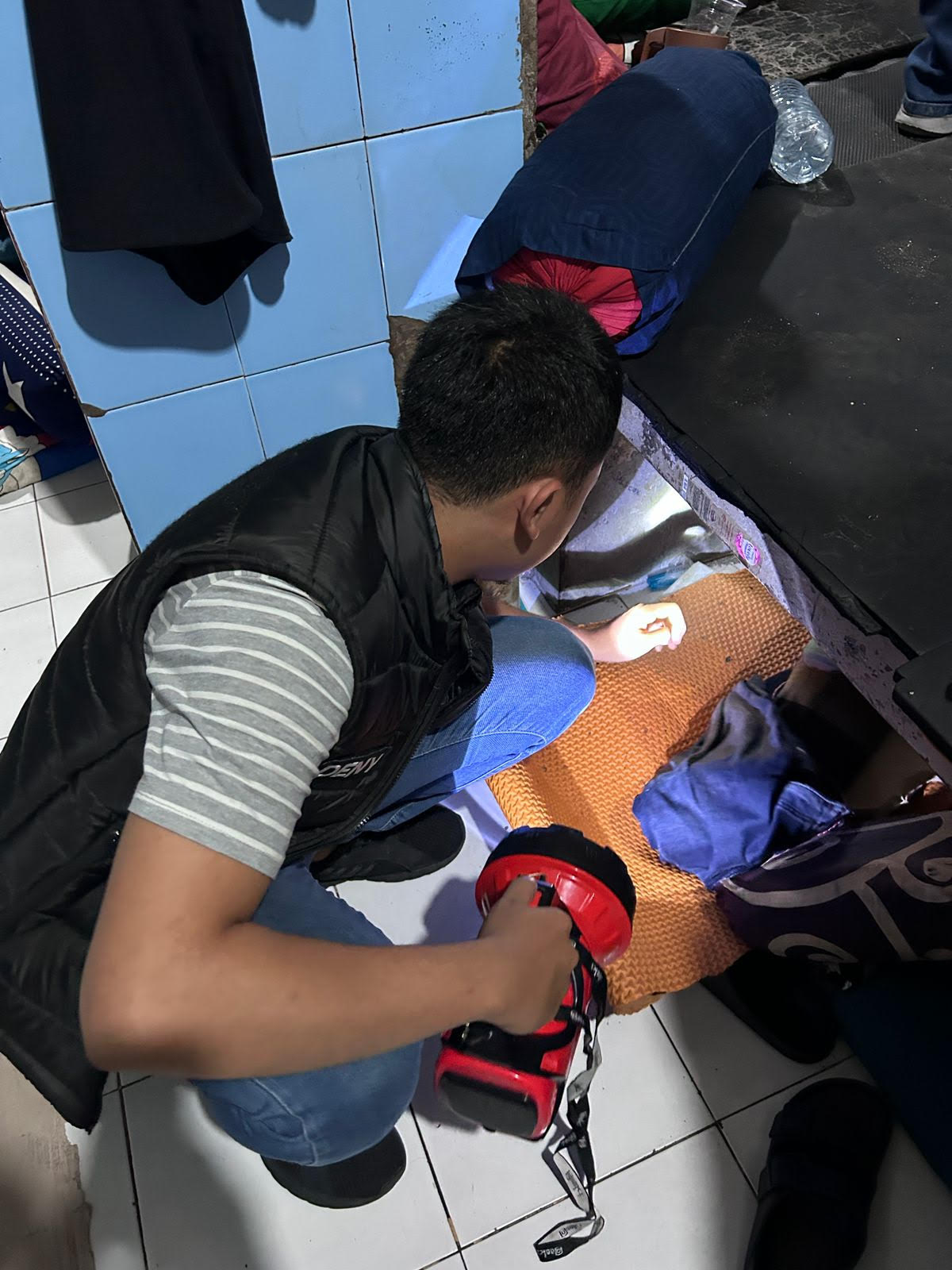 Razia Lapas Ngawi, HP dan Benda Tajam Disita