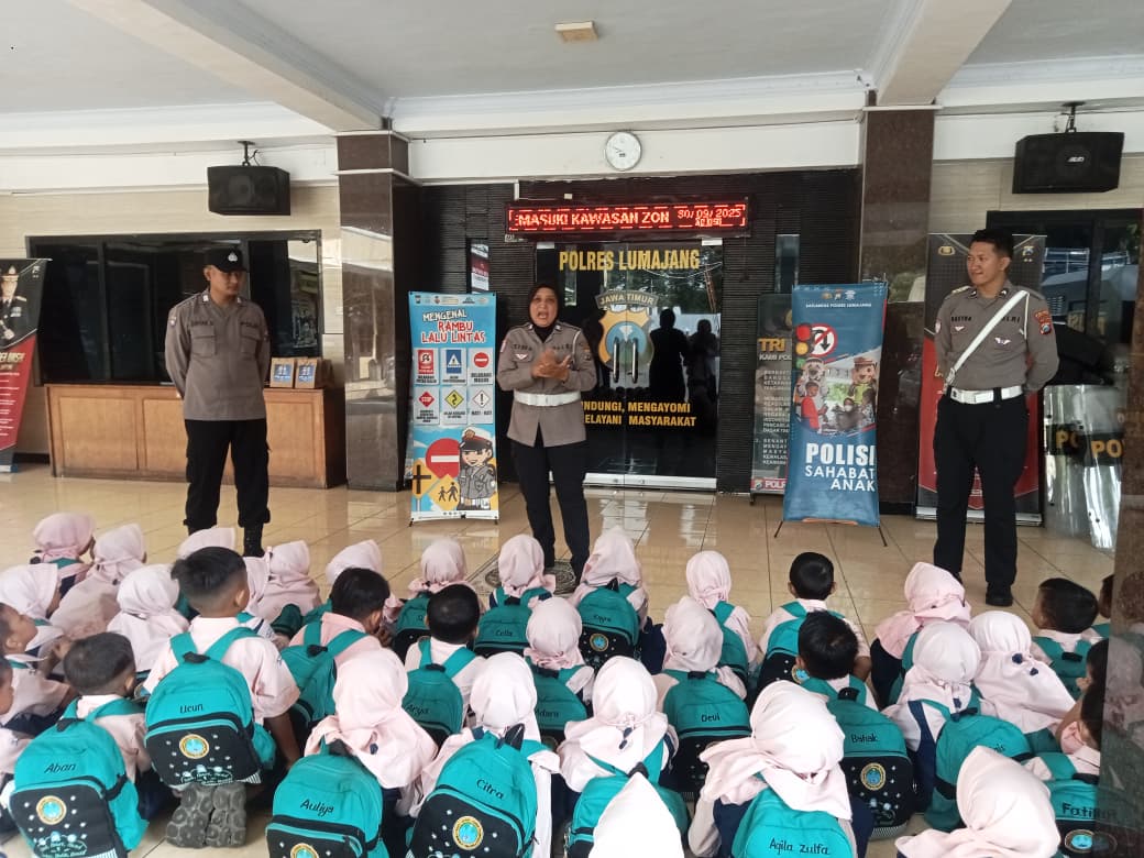 Polres Lumajang Tanamkan Tertib Lalu Lintas Sejak Dini kepada Murid TK