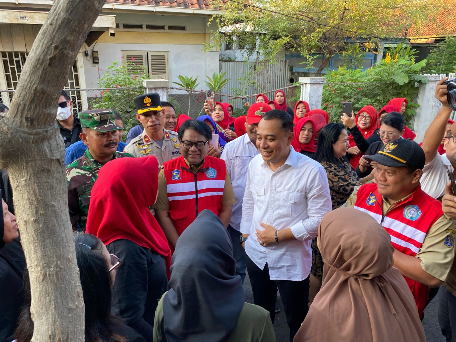 Kapolsek Sawahan Pengamanan Kunjungan Wali Kota Surabaya   