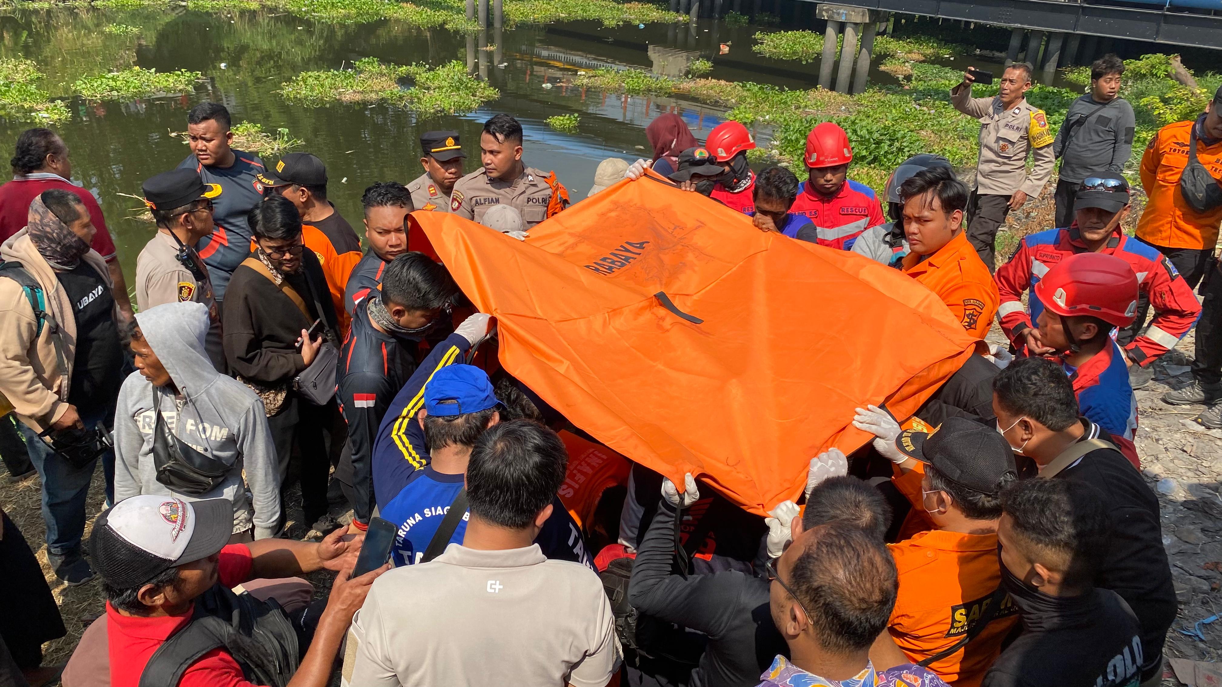 Korban Tenggelam di Sungai Nginden Ditemukan 10 Meter dari Titik Awal