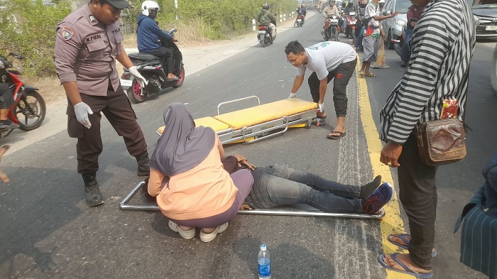 Gagal Menyalip di Jalan Raya Manyar Gresik, Satu Tewas Usai Mega Pro Hantam Truk Trailer 