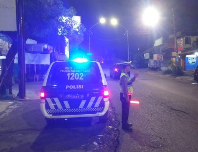 Patroli Blue Light Polsek Karangpilang Ciptakan Rasa Aman Jelang Subuh