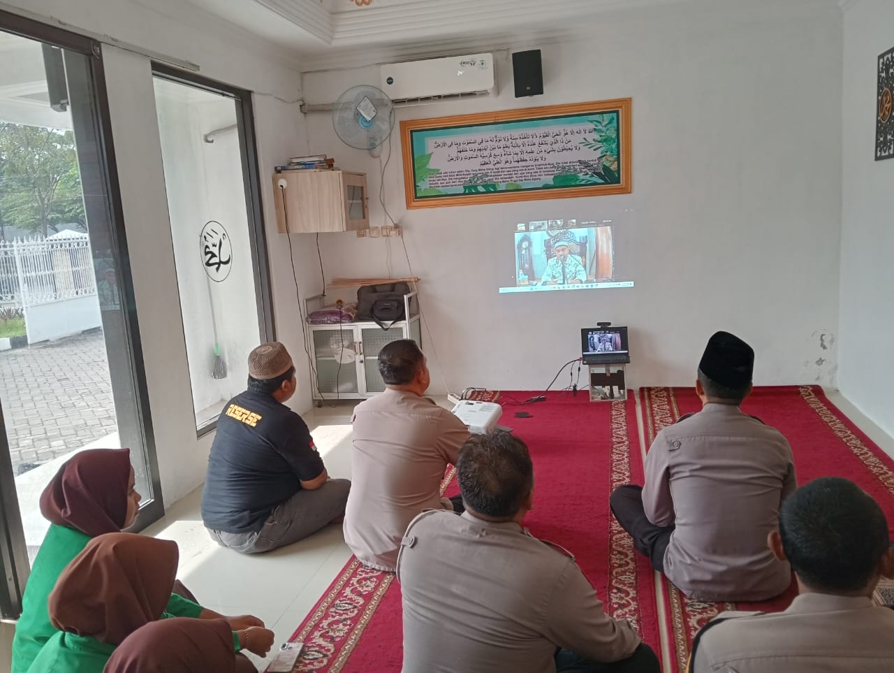 Tingkatkan Iman dan Takwa, Polsek Benowo Gelar Binrohtal Via Zoom