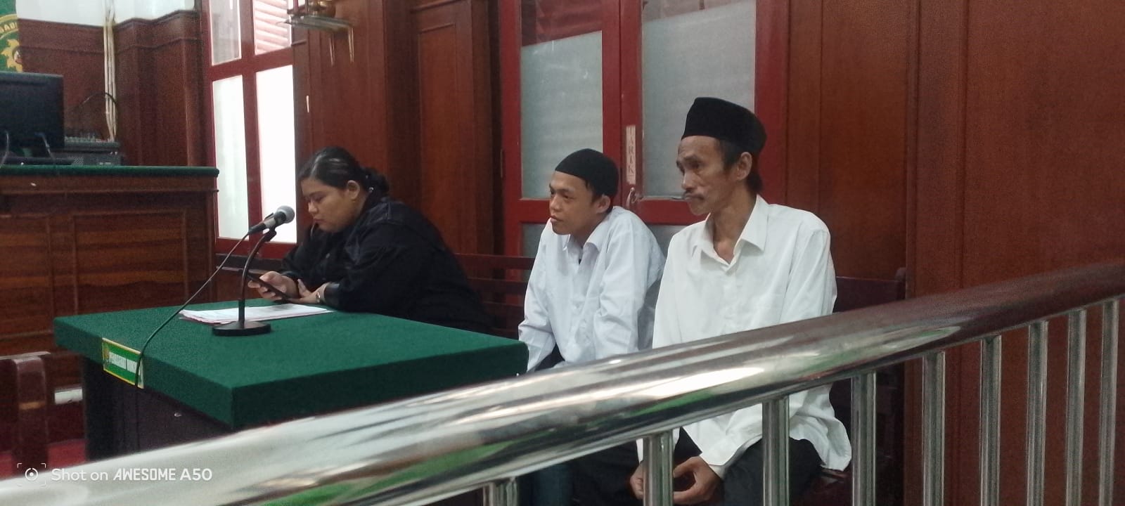 Ironis, Bapak dan Anak Kompak Jualan Sabu Pahe di Gang Sempit Surabaya 