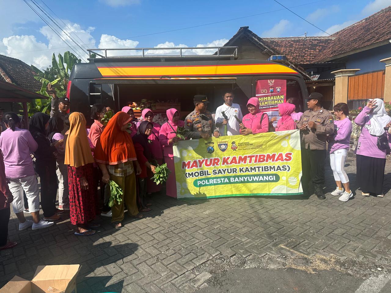 Mayur Kamtibmas Polresta Banyuwangi Edukasi dengan Wayang Golek dan Pemeriksaan Kesehatan Gratis