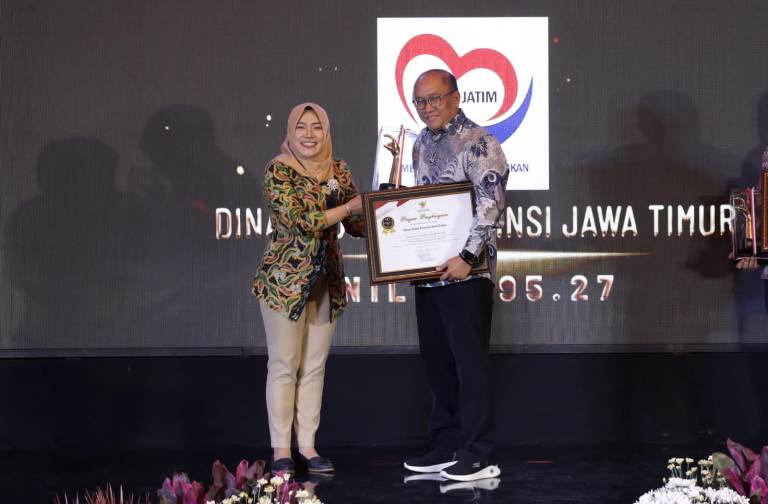 Dinsos Jatim Torehkan Penghargaan Badan Publik Informatif
