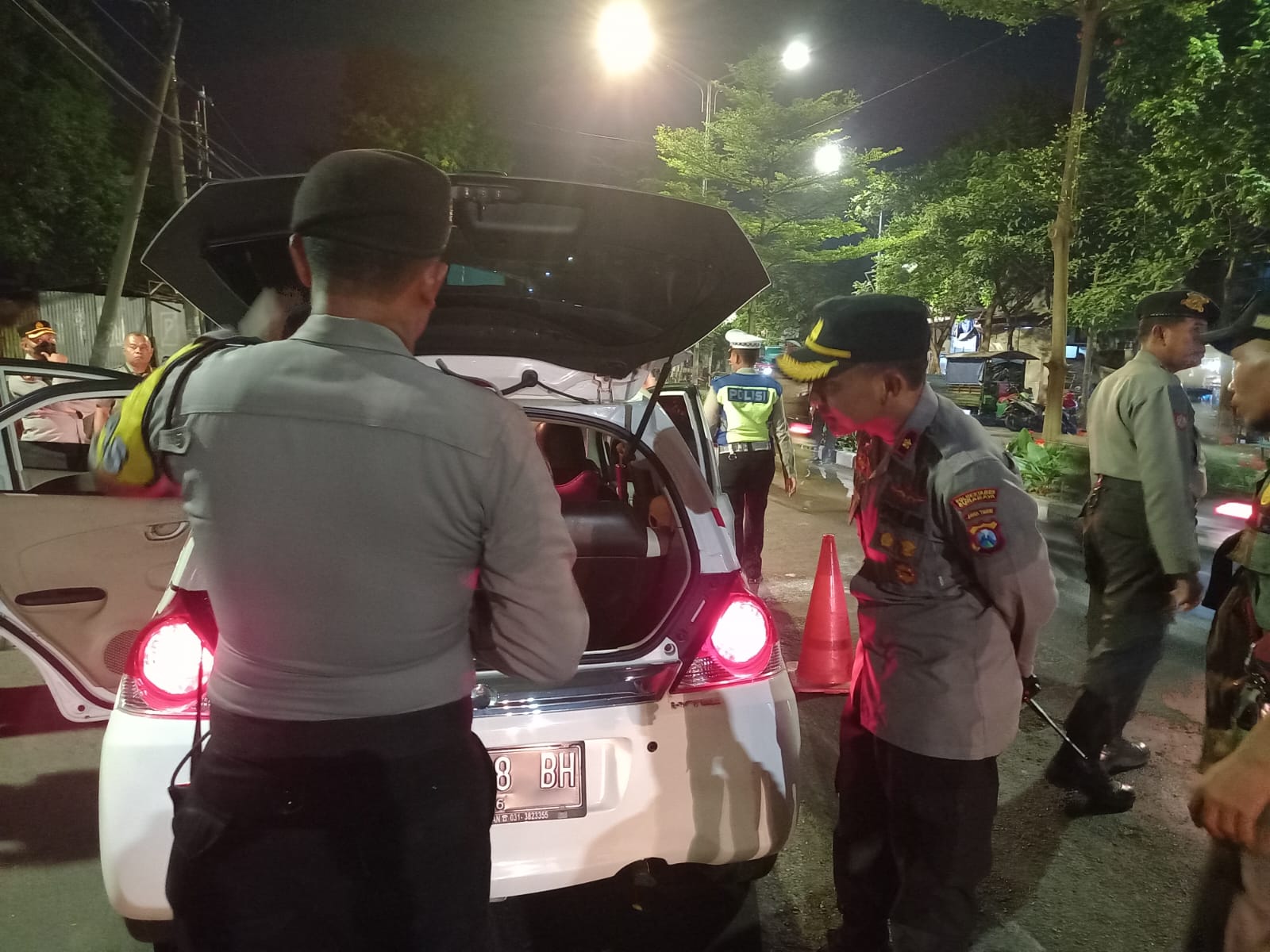 Patroli Gabungan Rayon 2, Polsek Tegalsari Cegah Kejahatan Malam