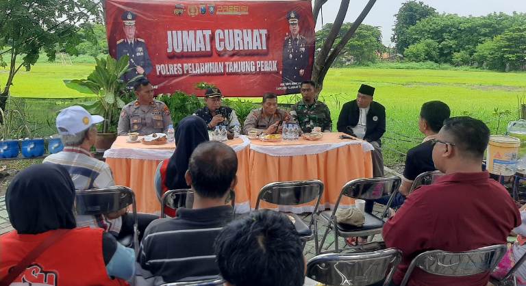 Perkuat Sinergitas, Polres Pelabuhan Tanjung Perak Gelar Jumat Curhat Bareng Warga Perak Barat