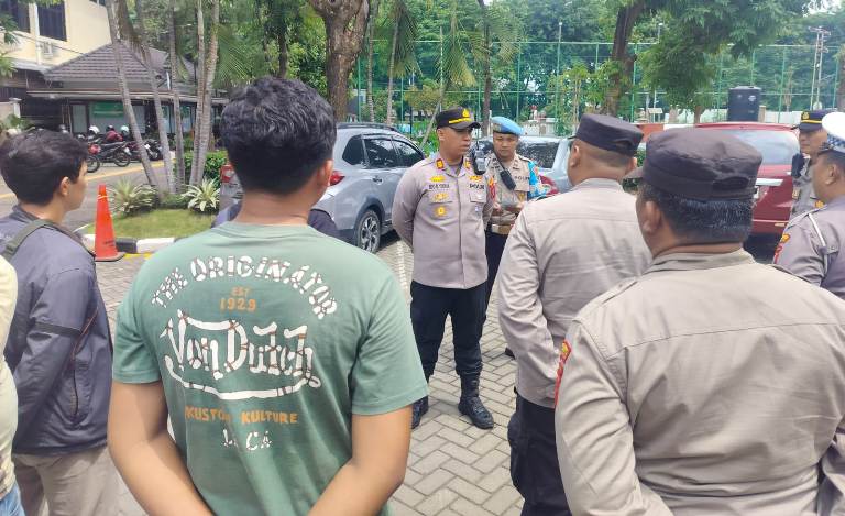 Pengamanan Aksi Unjuk Rasa BADKO HMI, Polsek Gayungan Kerahkan Puluhan Personel Gabungan