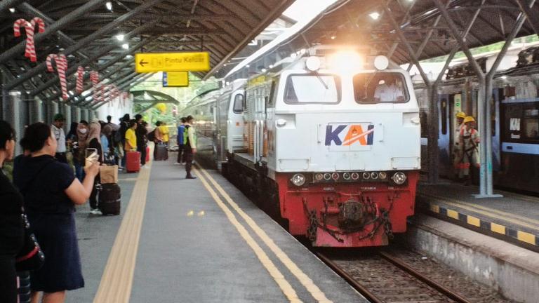 KAI Daop 8 Surabaya Terapkan Grafik Perjalanan Kereta Api 2025 mulai 1 Februari 2025