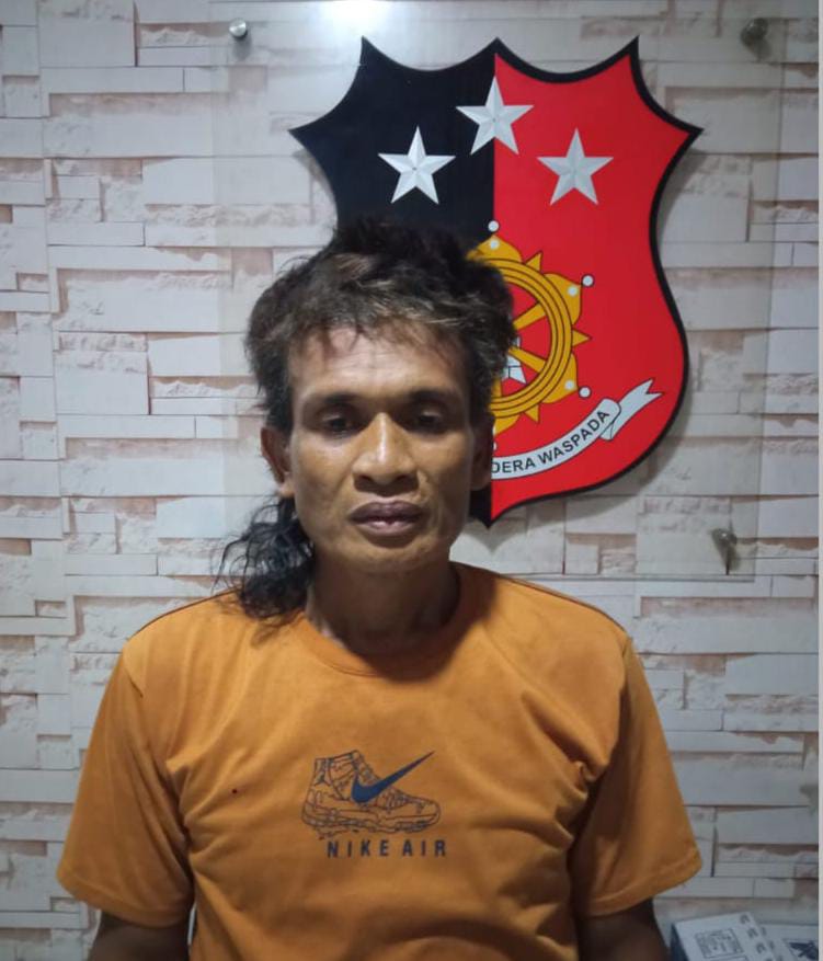 Judi Slot Sambil Tunggu Keberangkatan Kapal di Pelabuhan Roro Jamrud Selatan, Pria Banjarmasin Ditangkap