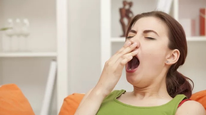 Kenapa Menguap Bisa Menular saat Melihat Orang Lain? Ini Penjelasan Contagious Yawning