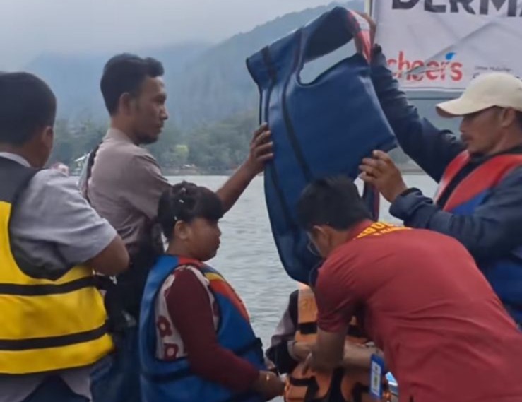 Ciptakan Rasa Aman dan Nyaman Wisatawan, Disbudpar Magetan Siagakan Lakeguard di Sarangan
