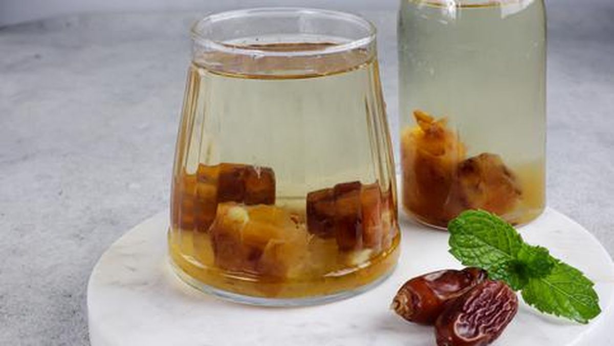 5 Khasiat Air Rendaman Buah Kurma, Minuman Favorit Rasulullah SAW untuk Kesehatan