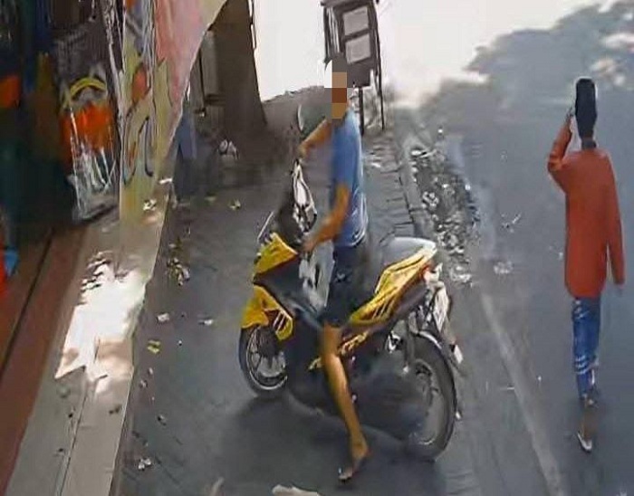 Terekam CCTV, Aksi Pencurian di Toko Kebomas Gresik Resahkan Warga