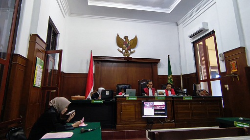 Demi Kejar uang Cepat, Ngeslot Online Lewat HP