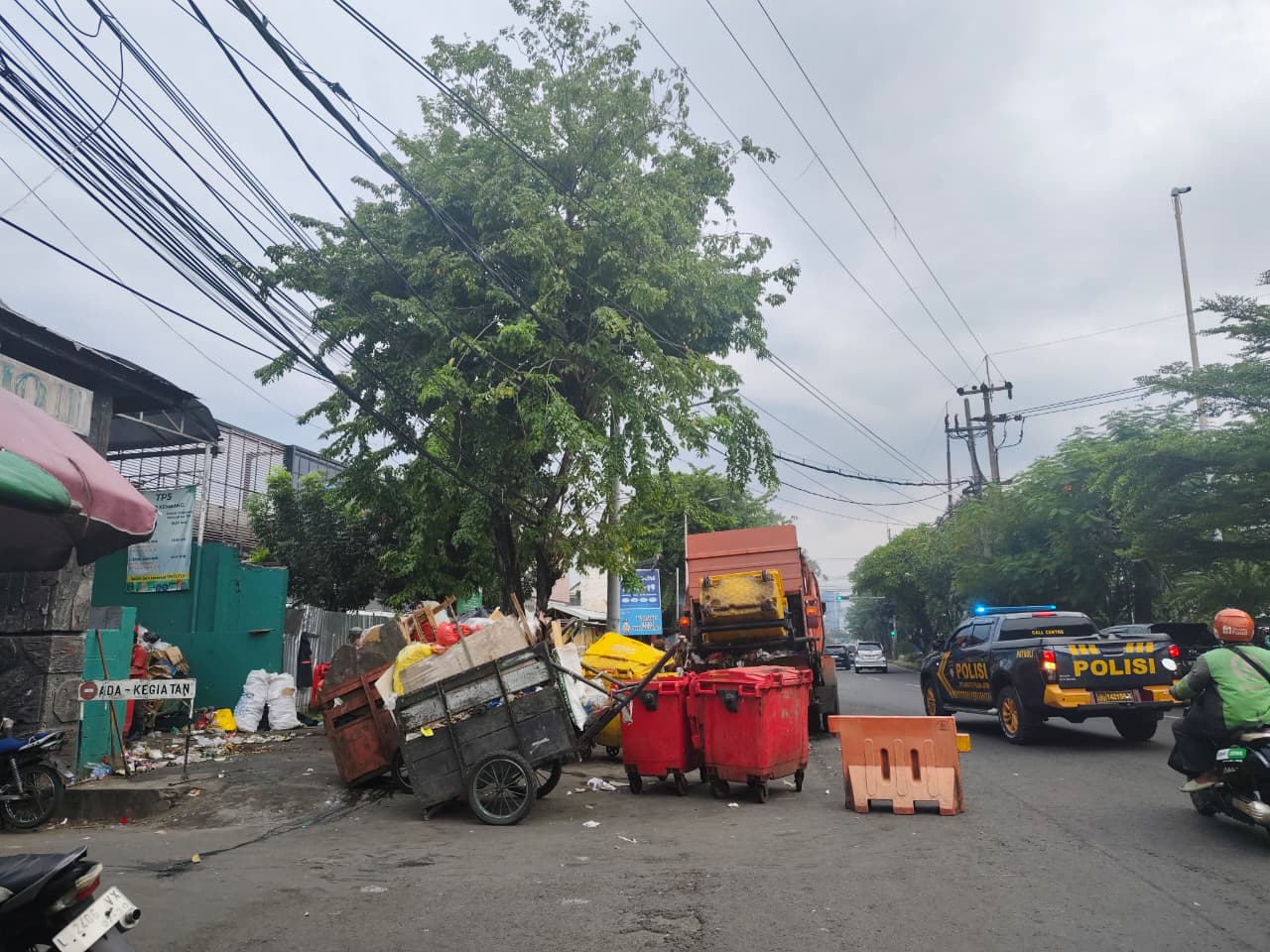 Target Penyelesaian Berubah, DPRD Surabaya Panggil DLH Soal Pengadaan Truk Compactor