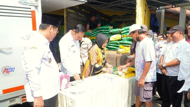 Jelang Ramadan, Pemkab Lamongan Kendalikan Harga Sembako dengan OPM dan GPM