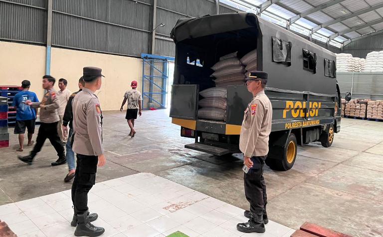 Polresta Banyuwangi Dampingi Petani Setorkan Jagung ke Bulog