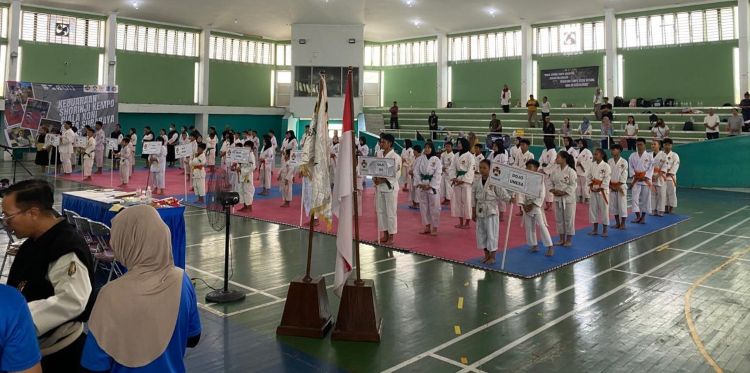 Kejuaraan Shorinji Kempo Piala KONI Surabaya 2025 Resmi Dibuka 