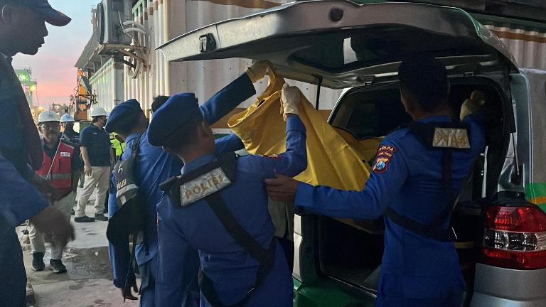Polisi Dalami Penyebab Kematian Lansia Mengapung di Perairan Dekat Dermaga Petrokimia Gresik